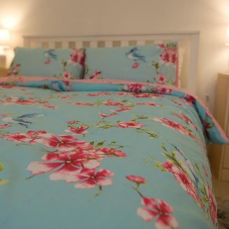 Mountain View Apartment - Short Drive To Beaches Bryngwran Buitenkant foto