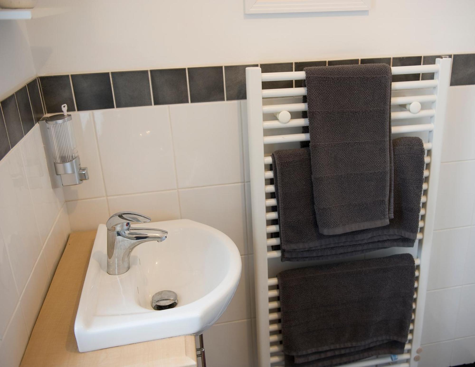 Mountain View Apartment - Short Drive To Beaches Bryngwran Buitenkant foto
