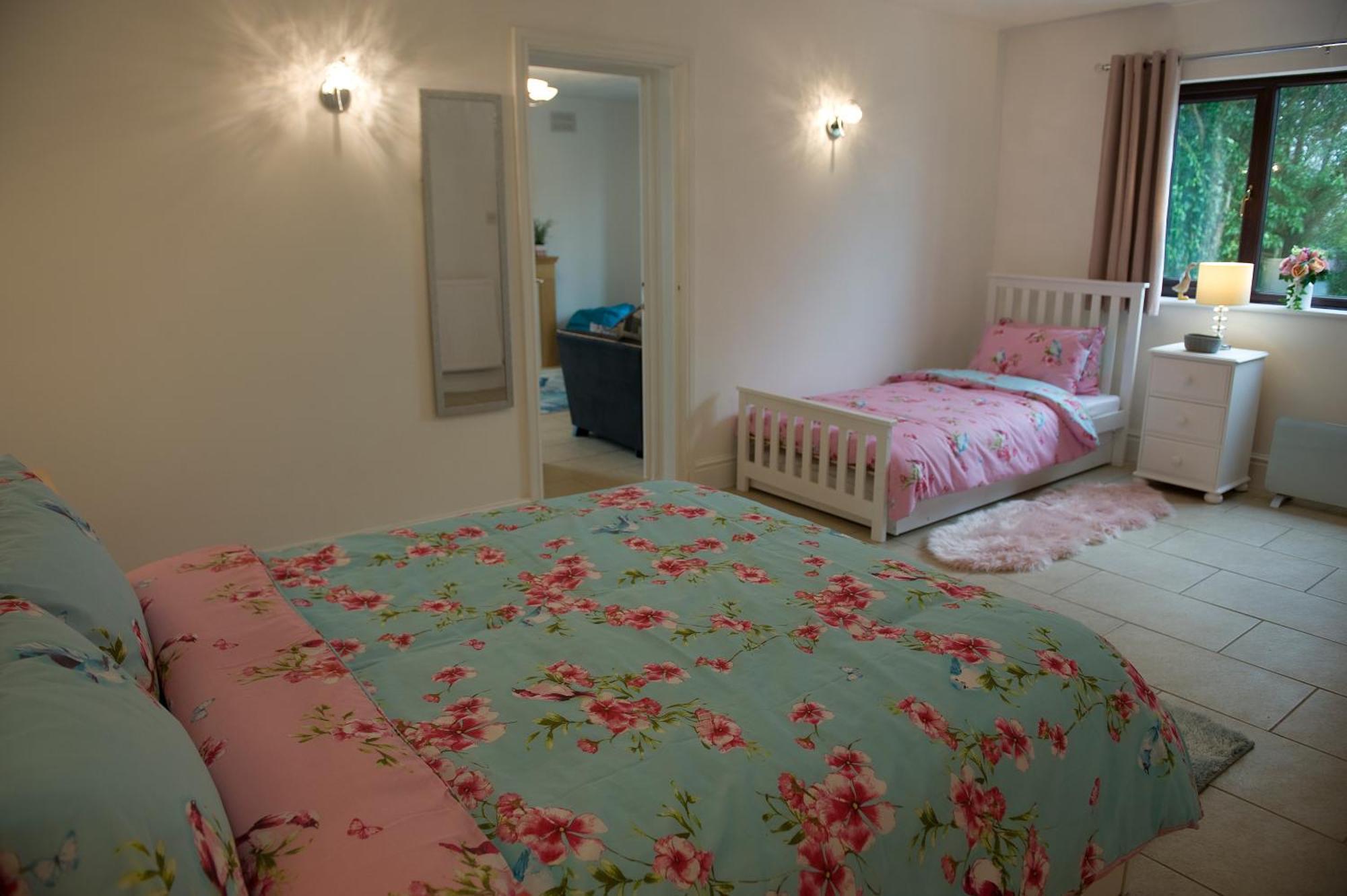Mountain View Apartment - Short Drive To Beaches Bryngwran Buitenkant foto